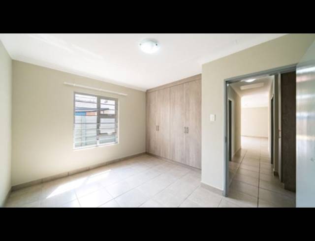 3 BEDROOM TOWNHOUSE FOR SALE IN PARKDENE